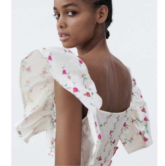 🆕️ Zara Floral Ruffle Top - Picture 2 of 4